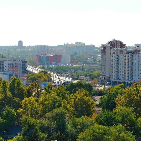 Уютная Квартира В Самом Центре. 키시나우 외부 사진