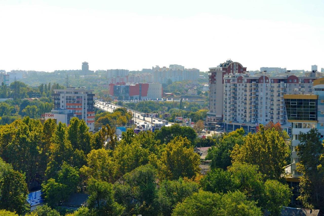 Уютная Квартира В Самом Центре. 키시나우 외부 사진